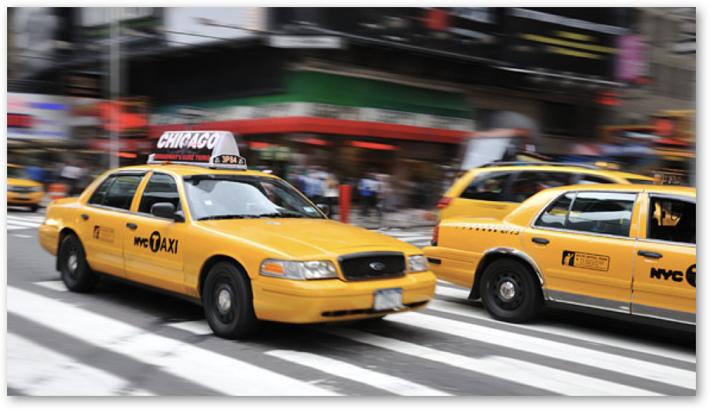 Taxis en movimiento en NYC